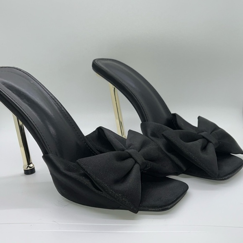 Sexy bedroom slippers. Size 9 1/2